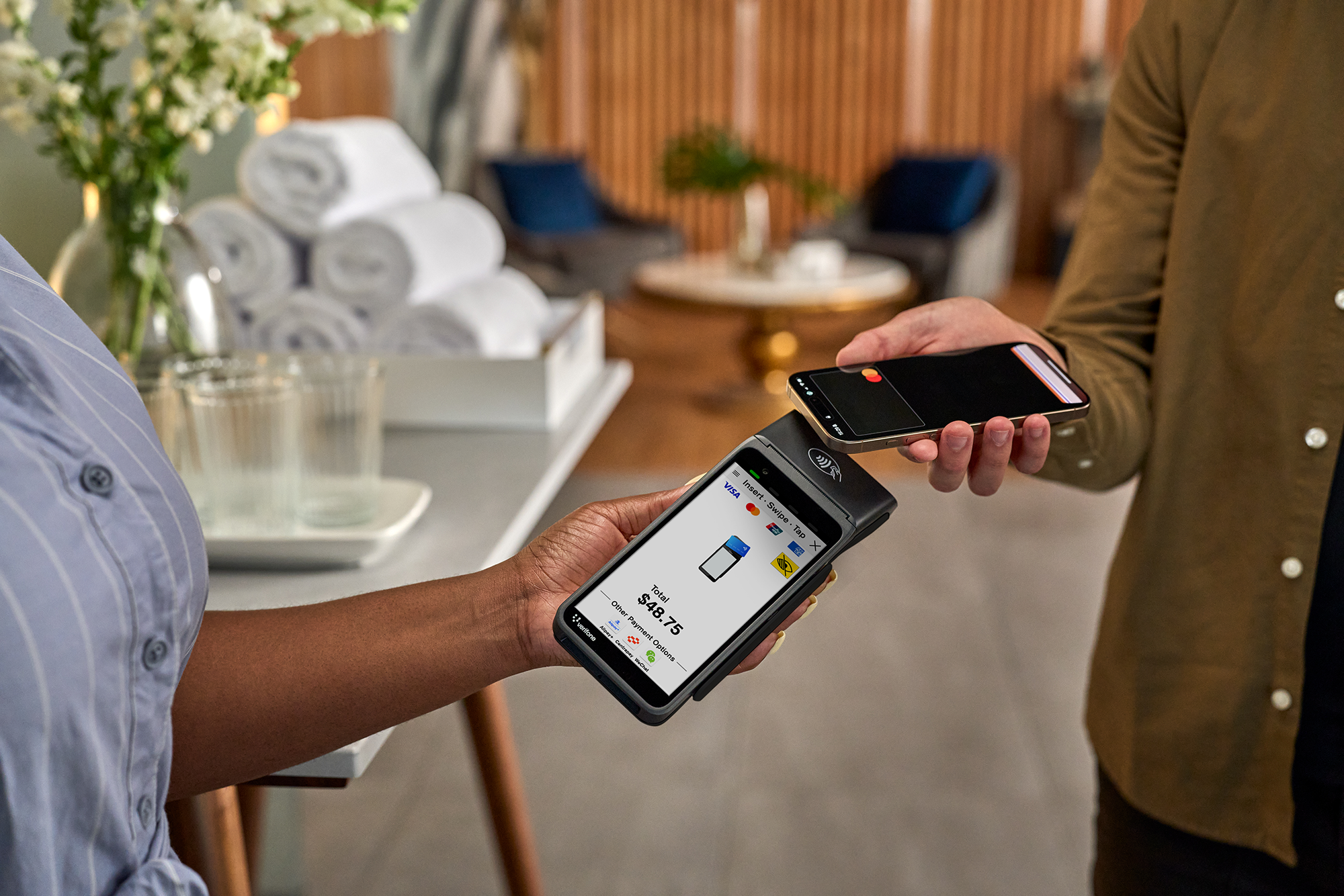 v660p handheld contactless phone transaction-SMALL v660p handheld contactless phone transaction-SMALL